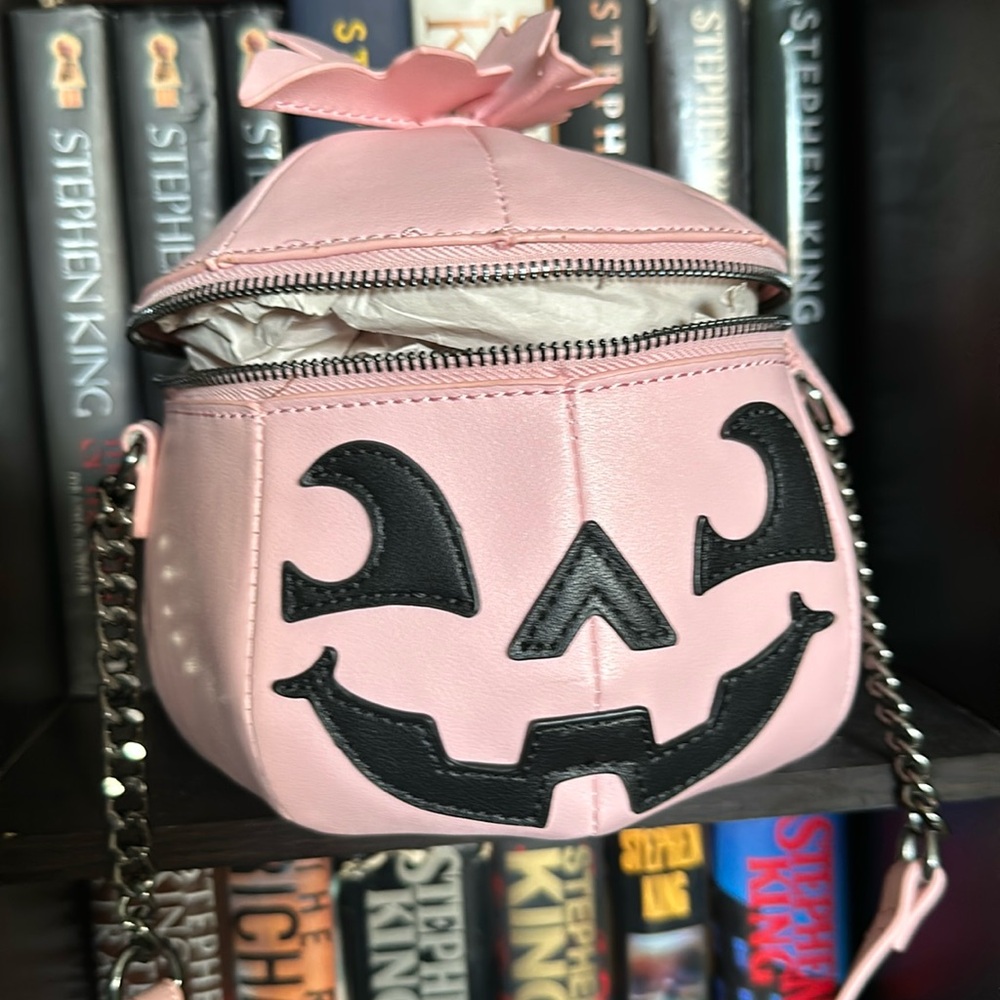 MAD Engine Pink Pumpkin Crossbody Bag with Chain Accent Strap. NWOT #halloween